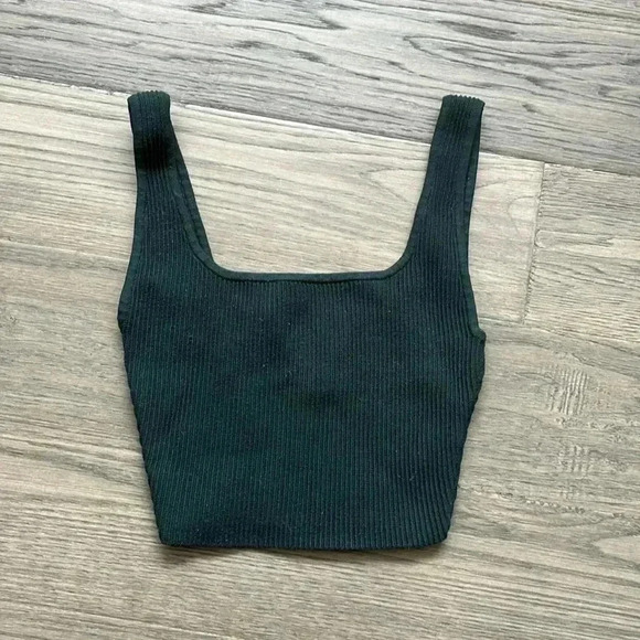 🔥Babaton🔥 | Aritzia forest green Arjun knits fitted ribbed  tank top - Picture 2 of 11